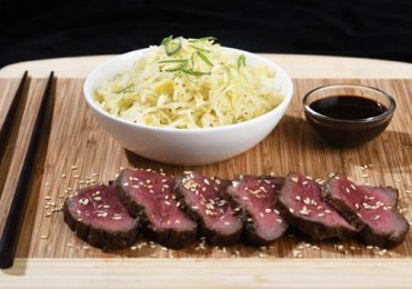 Recette : Tataki de bœuf et riz frit - EpiSaveurs