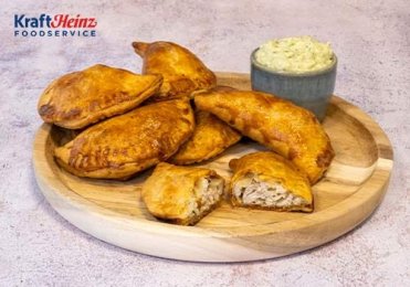 Recette : Empanadas chorizo et poulet avec la sauce Creamy Chimichurri Heinz - EpiSaveurs