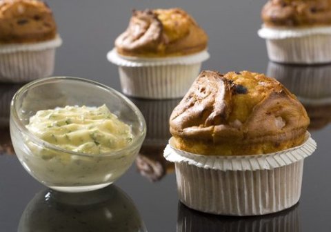 Recette : Muffins au lard et olives, sauce tartare - EpiSaveurs