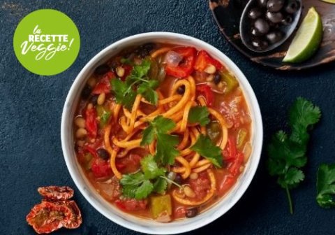 Recette : Linguini à la sauce tomate, poivrons, haricots en grains et feta - EpiSaveurs
