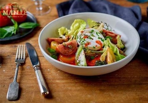 Recette : Salade de Tomates Anciennes, Burrata et Brocolis Raab Rôtis - EpiSaveurs