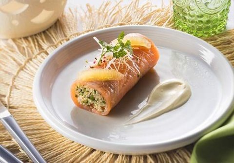 Recette : Roulé de saumon au quinoa torréfié et petits légumes - EpiSaveurs